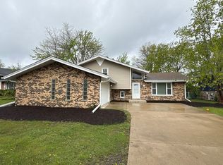 23050 East Dr, Richton Park, IL 60471