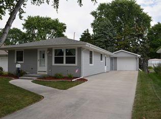 906 S Joseph St, Appleton, WI 54915