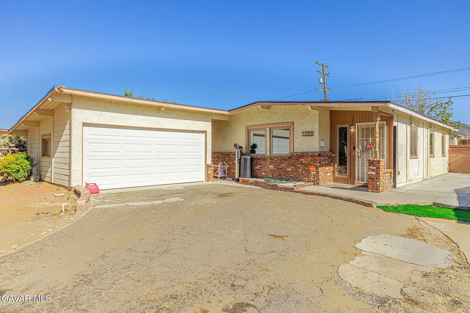 1342 W Avenue H15 photo 1