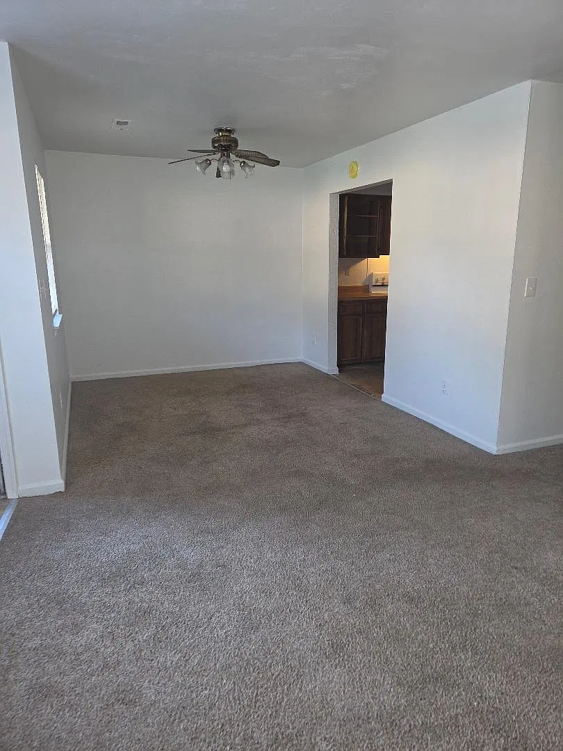 3 bed, 1.5 bath, 1064 sqft, $1,495 — Photo 2