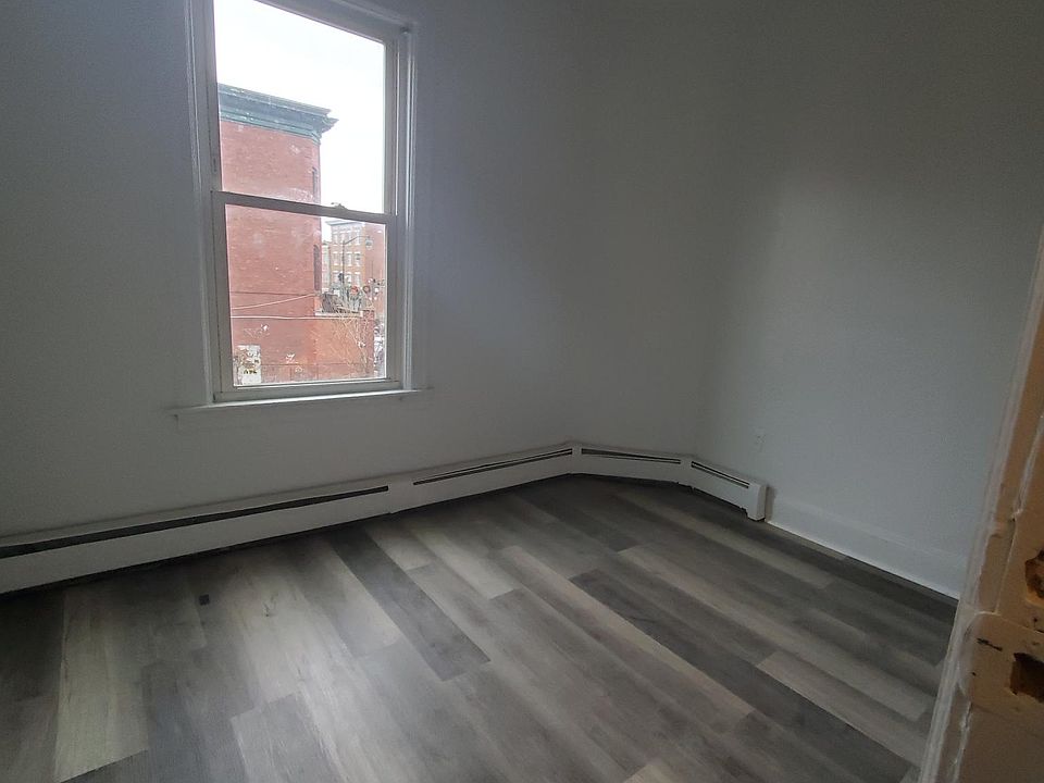 2nd image of 33 S Whiting St #2R