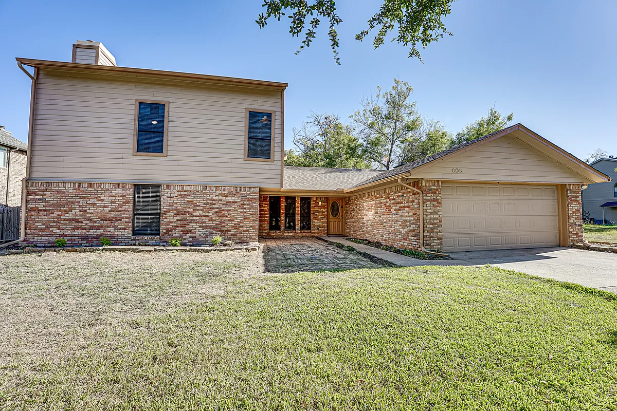 Building Photo - 605 Scenic Dr