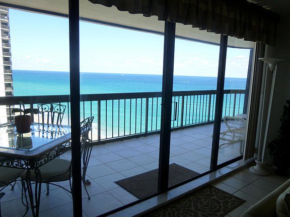 SPACIOUS BALCONY