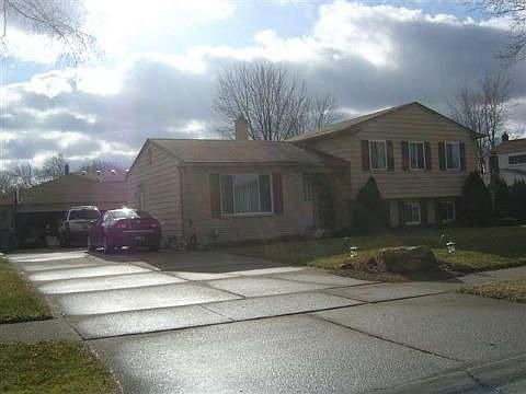 1st image of 13042 Stratford Dr