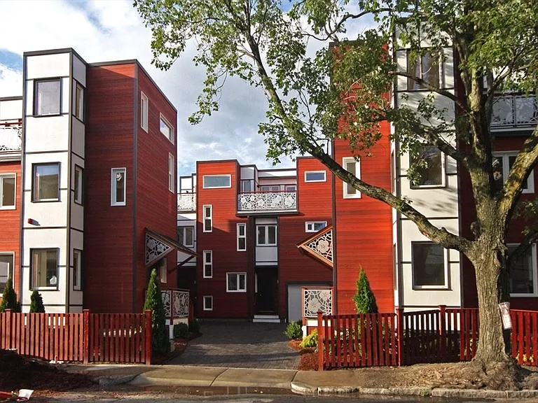 13 Clary St #13 — Photo 1