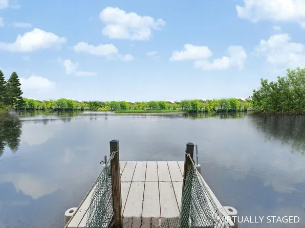 117 Edgewater Dr, Waltham, MA 02453