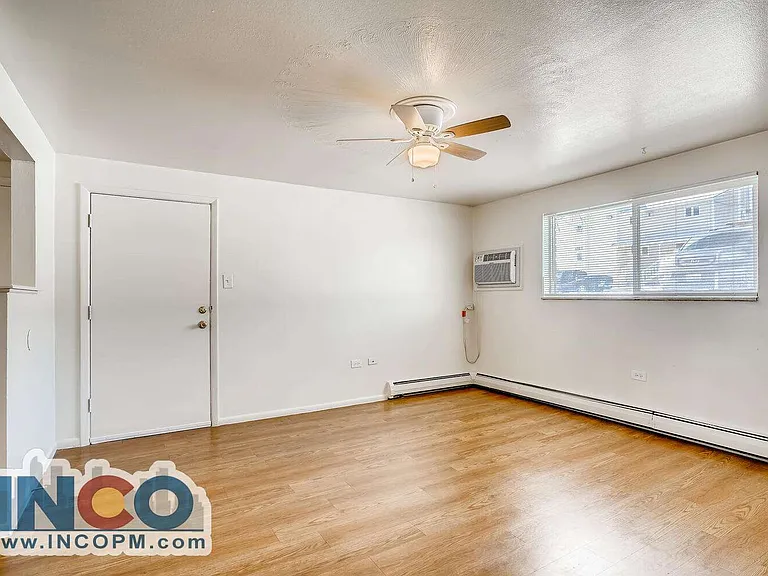 290 S Hoyt St — Photo 3