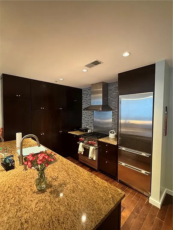 1 bed, 1.0 bath, 944 sqft, $2,600 — Photo 2