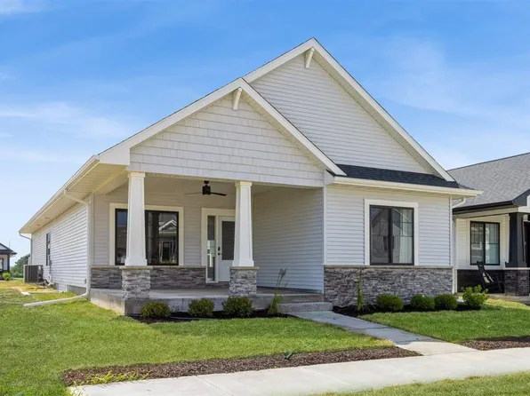 768 Clover Hill Dr, North Liberty, IA 52317