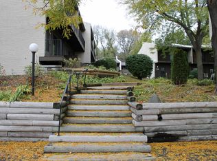 11428 Minnetonka Mills Rd, Minnetonka, MN 55305