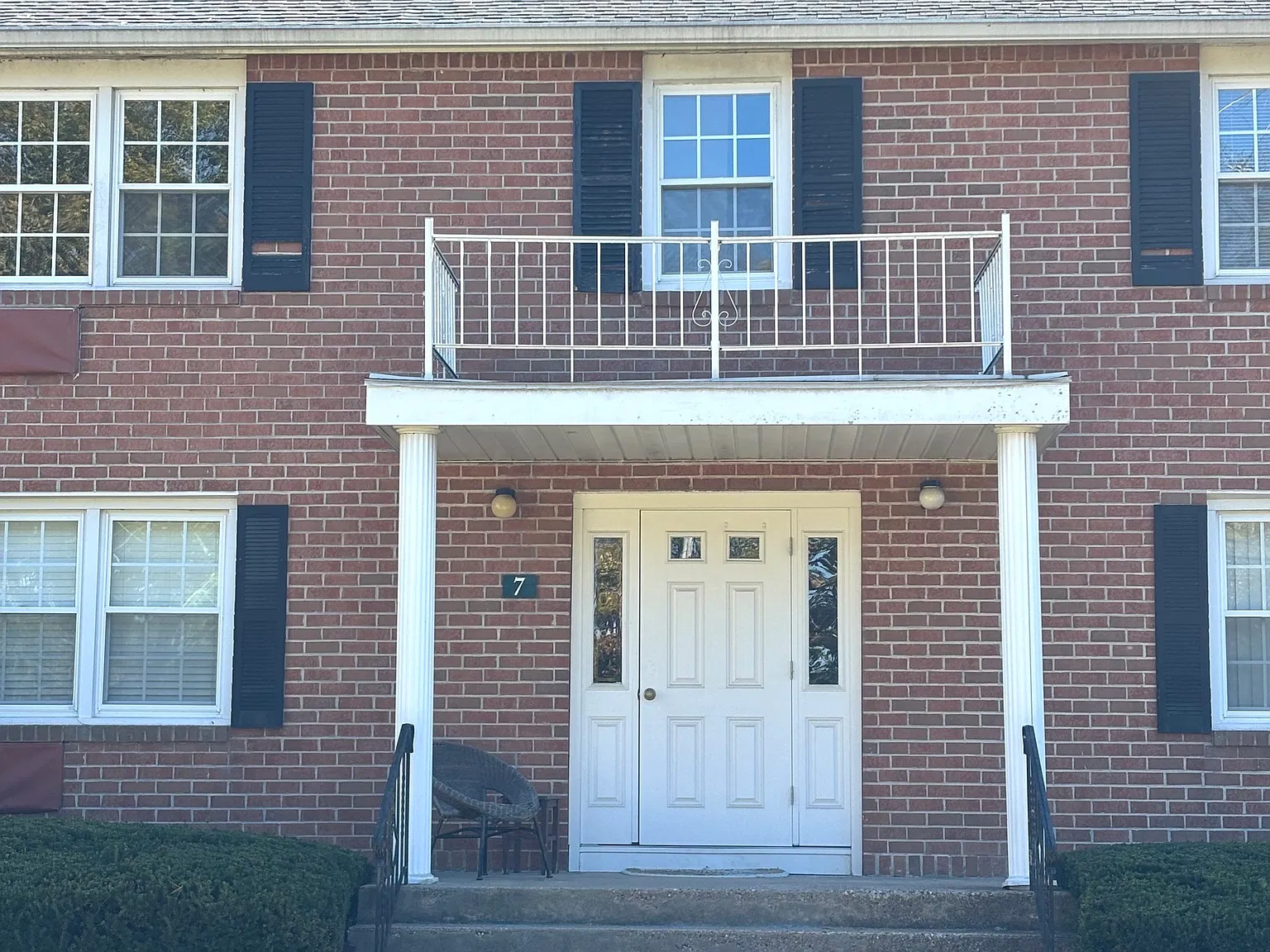 1 bed, 1.0 bath, 725 sqft, $1,800 — Photo 2