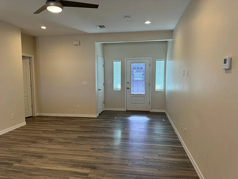 5079 S Jacaranda Pl — Photo 5