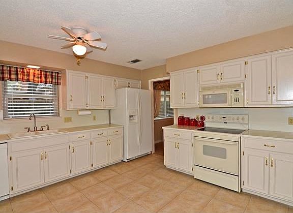 Spacious Tiled Kitchen