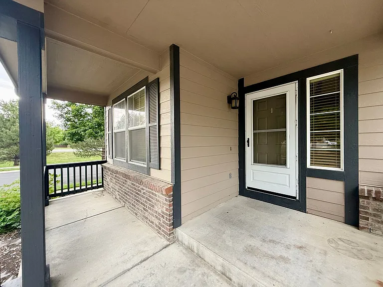 2045 Prairie Hill Dr — Photo 2