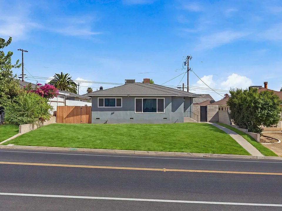 1213 University Ave