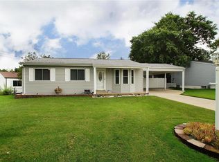11922 Holly Brook Dr, Maryland Heights, MO 63043