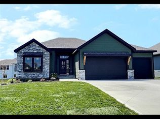 17205 W 197th St, Spring Hill, KS 66083