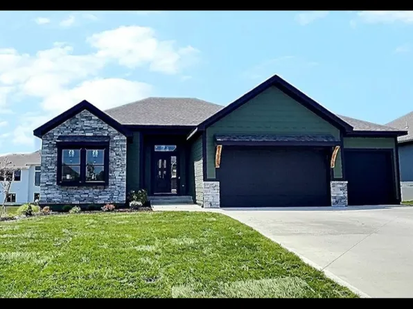 17205 W 197th St, Spring Hill, KS 66083