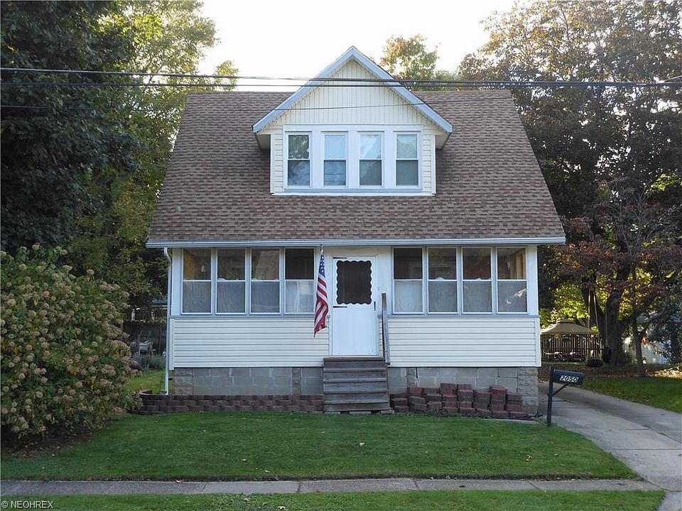 1st image of 2050 5th St