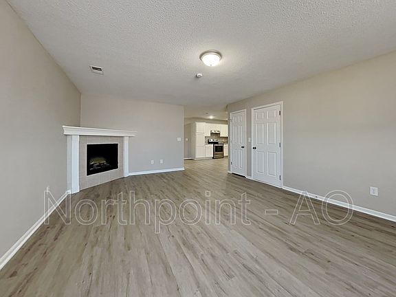 2nd image of 314 NW Woodbury Dr