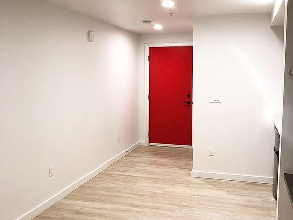 5th image of 4252 8th Ave NE APT 104