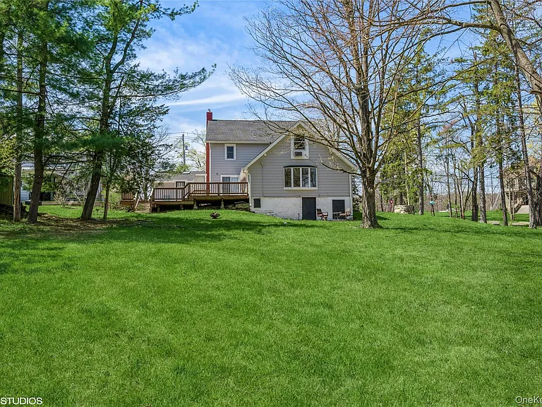 1392 Kings Hwy — Photo 32