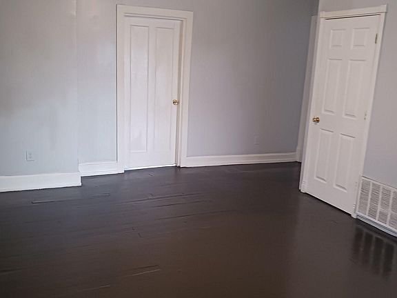 5th image of 846 Lexington Ave #3