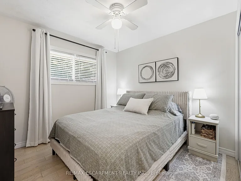 52 Grand Ave — Photo 14