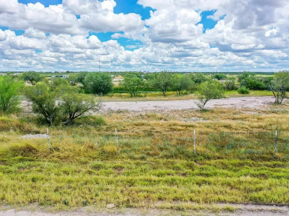 26 Colorado Acs Sur, Laredo, TX 78044