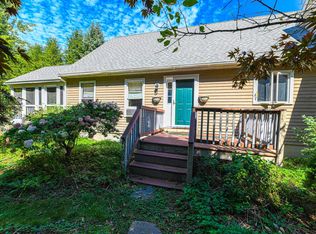 15 Hemlock Ct, Newfields, NH 03856