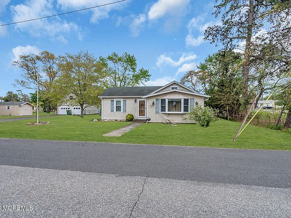 3rd image of 145 Cable Avenue