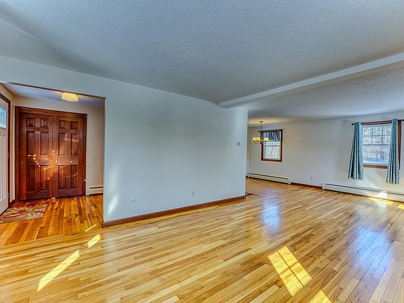 4th image of 165 Bethlehem Road