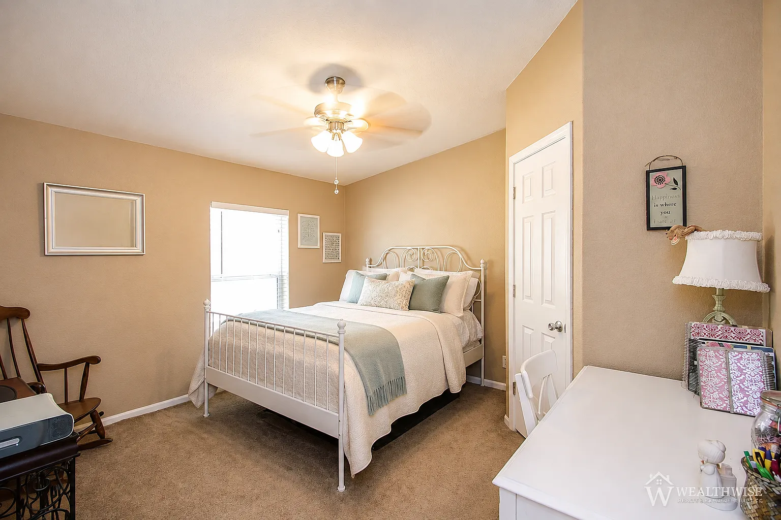 3 bed, 2.5 bath, 2240 sqft, $1,850 — Photo 3