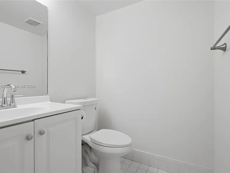 301 SW 135th Ave #415C — Photo 4