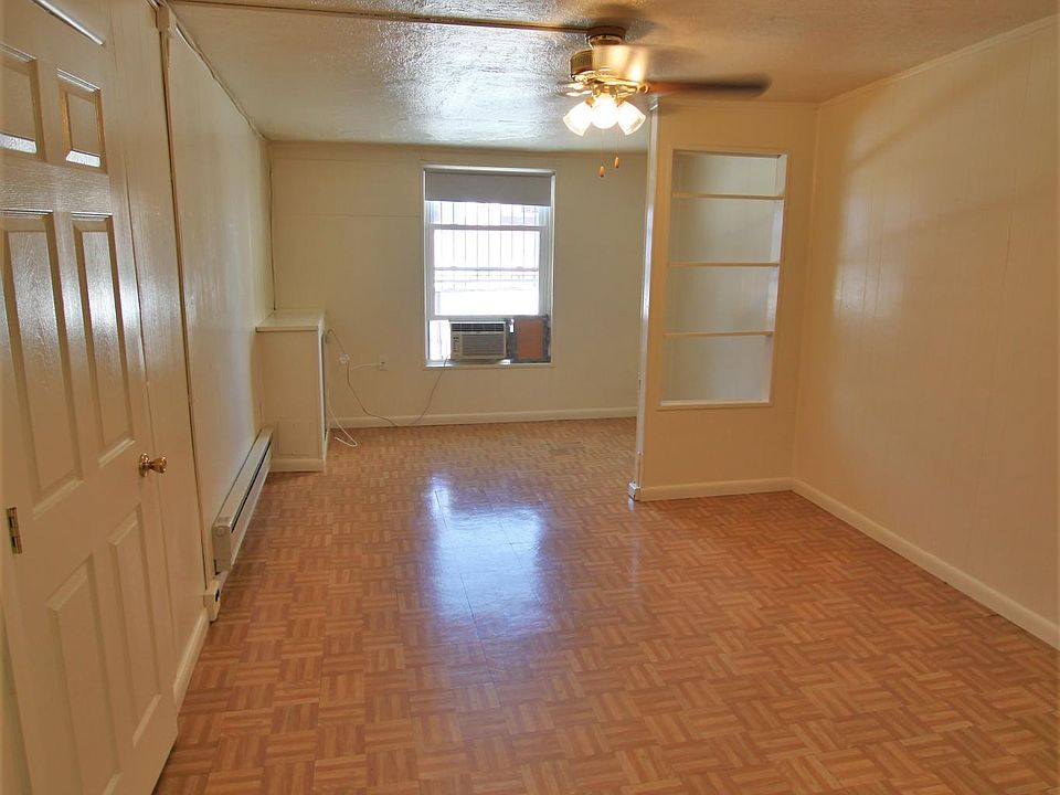 2nd image of 2014 Walnut St APT B