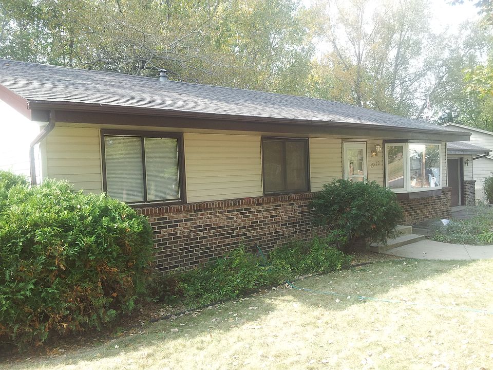 Front of home with new roof