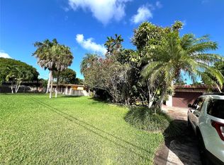14833 N Spur Dr, Miami, FL 33161