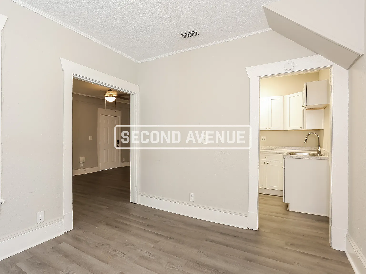 3 bed, 1.0 bath, 1029 sqft, $1,249 — Photo 4