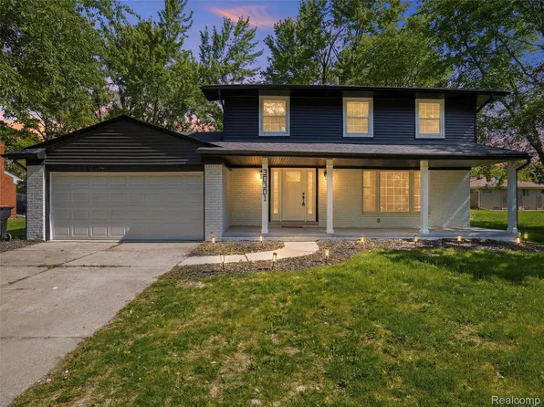 30301 Spring River Dr, Southfield, MI 48076
