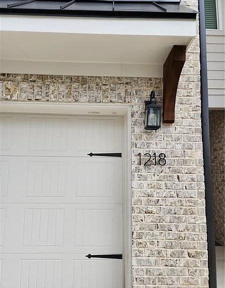 1218 Westshore Dr — Photo 2