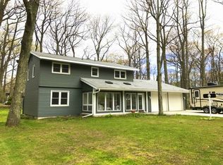 1009 Allouez Rd, Marquette, MI 49855