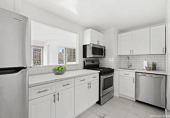 5th image of 330 E 49th St Penthouse D