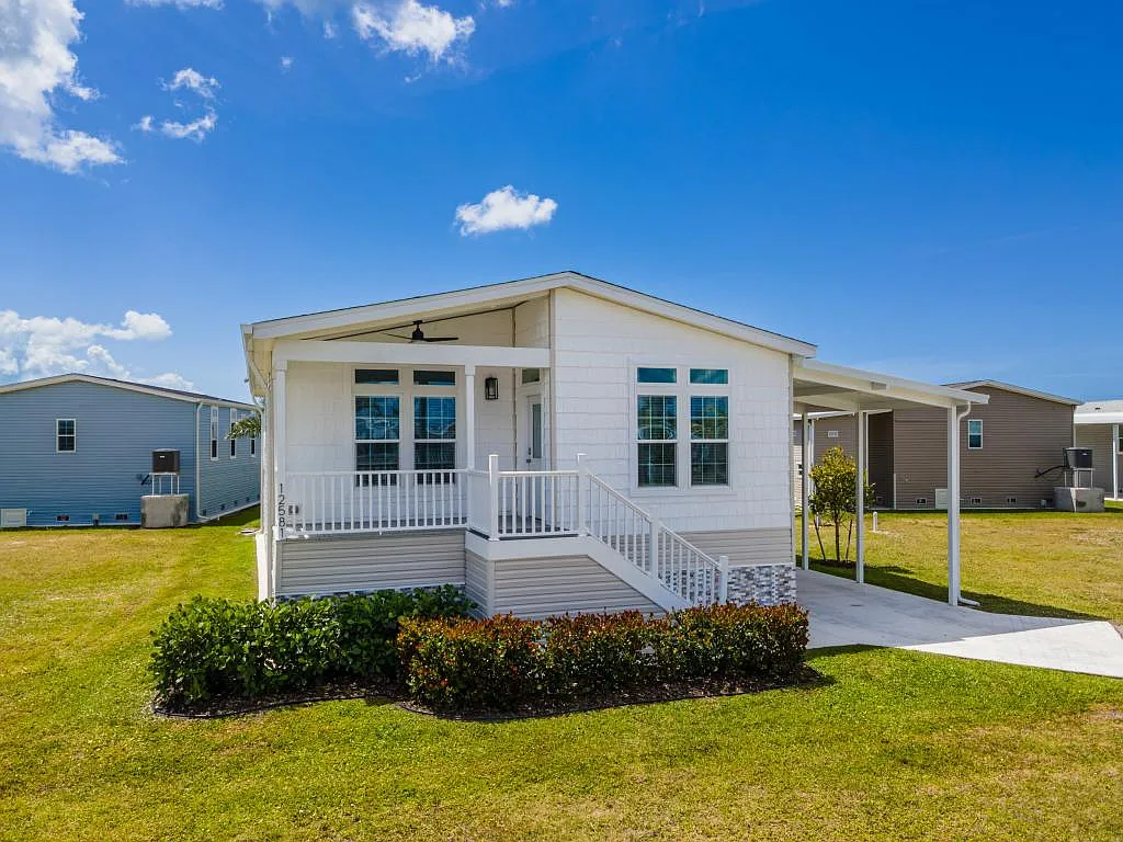 12581 Spring Meadow Dr — Photo 3