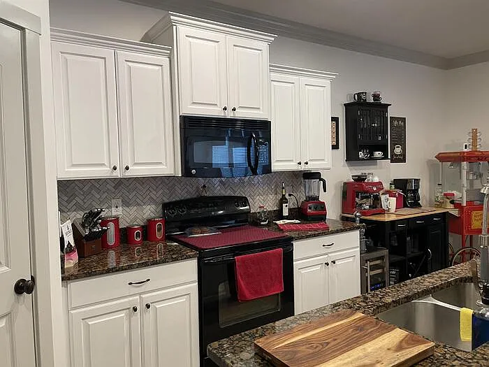 3 bed, 2.5 bath, 2693 sqft, $2,200 — Photo 4