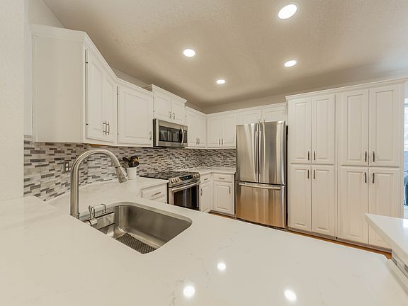 Brand new Kitchen- Quartz