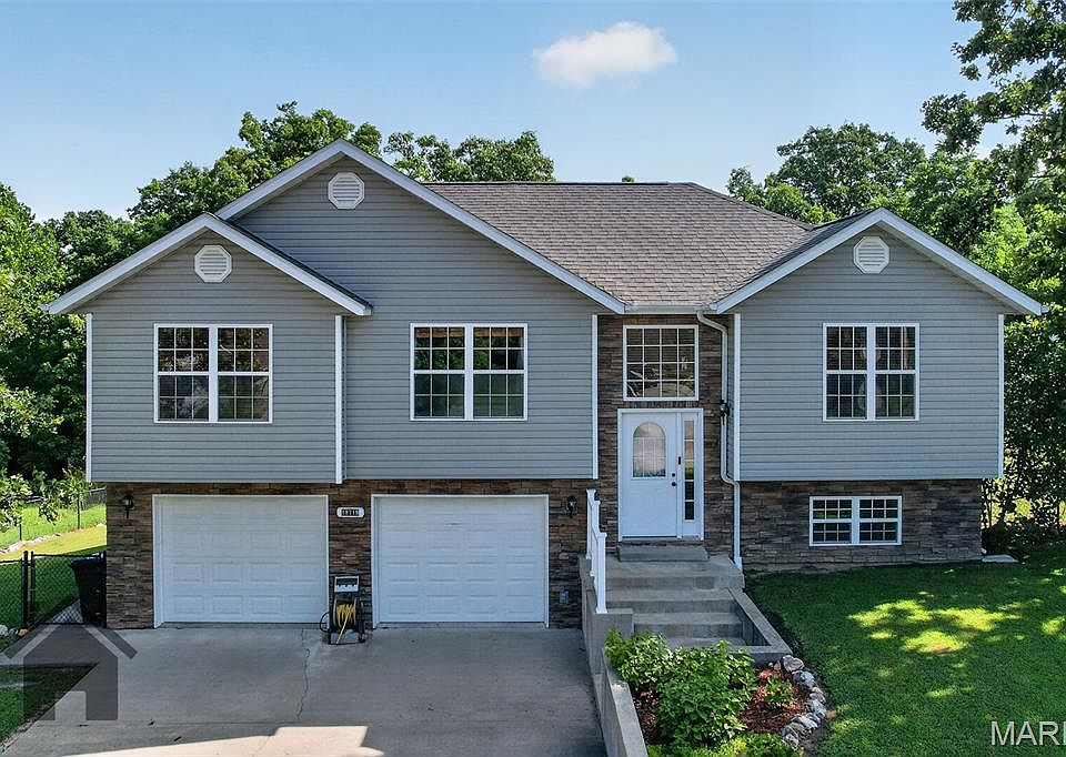 1st image of 18719 Lynn Ln