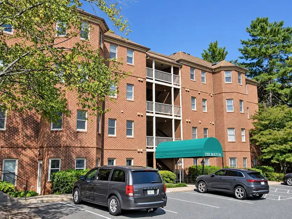 1325 Branchlands Dr APT M, Charlottesville, VA 22901