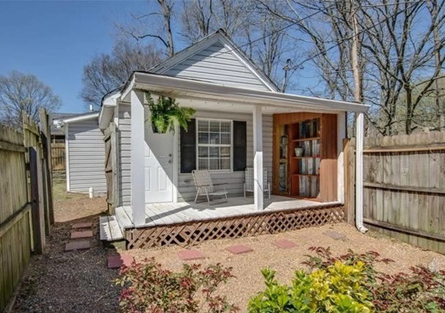 Beautiful Cottage Studio — Photo 1