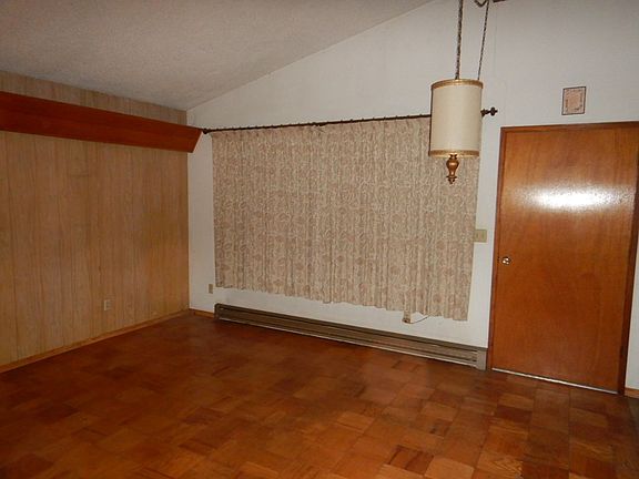 4th image of 1635 Melrose St