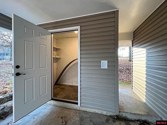 4th image of 1016 Kentwood Dr
